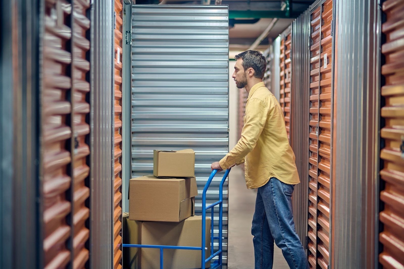 Discover Why Self Storage in Ajman Is the Best Solution for Space Problems